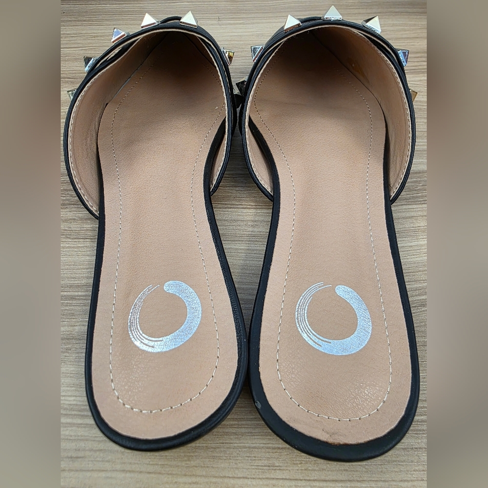 Journee Collection "Dreah" Studded Pointed-Toe Flat LIKE NEW - Picture 5 of 8